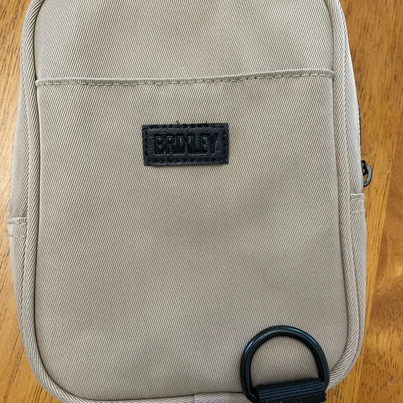 Brixley sling bag - Picture 3 of 4